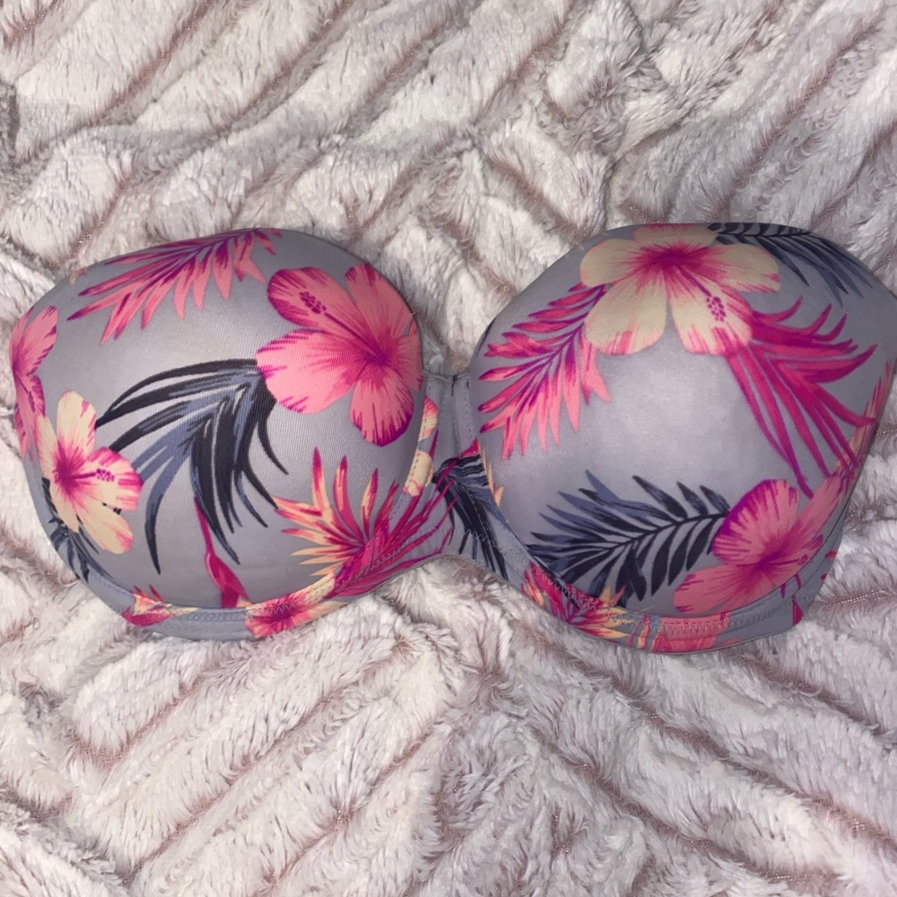 Victoria’s Secret pink strapless double push up bra *adds 2 cups* size 34(DD)